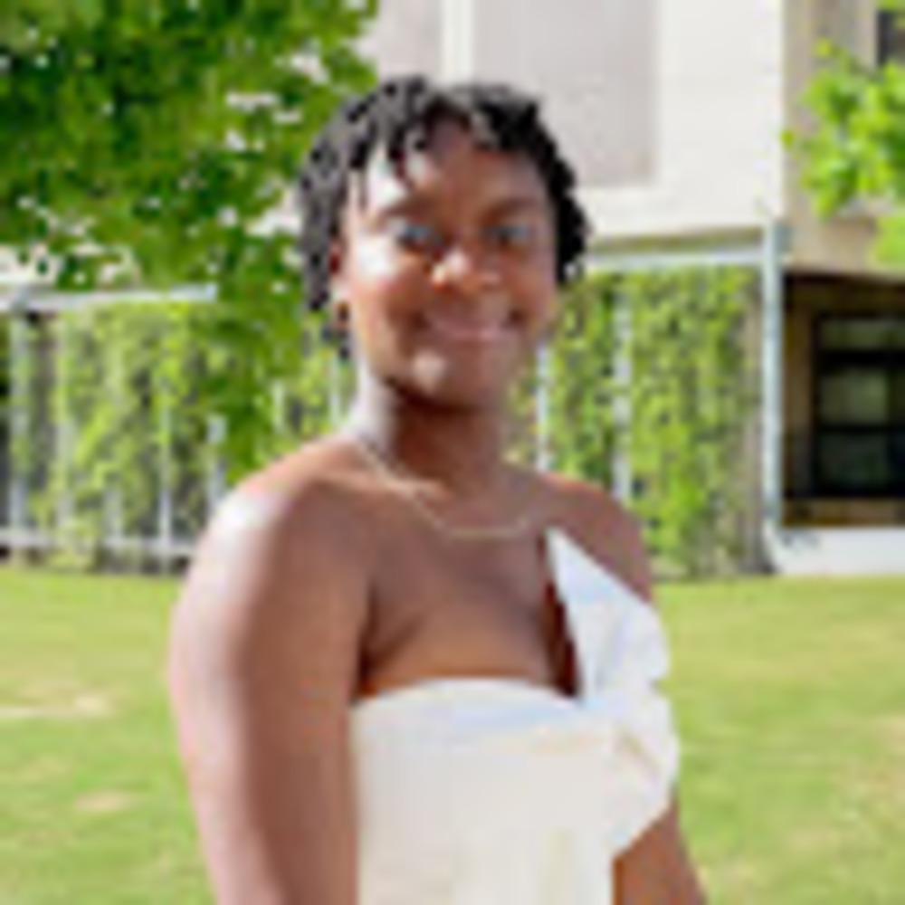 Meet your Posher, Liya